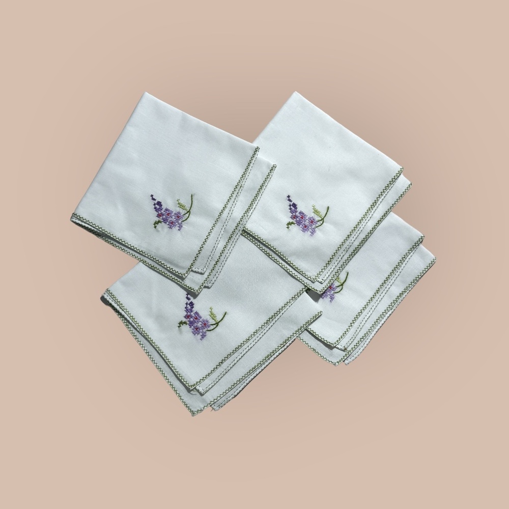 Vintage Set Of 4 Hand Embroidered Flower Napkins 11” x 11” Cross Stitch